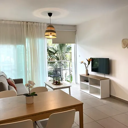 Apartment Coastal Escape *